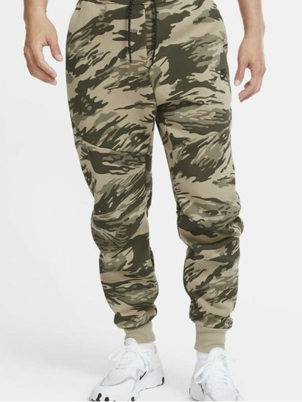 Nike Camo Men’s Sportswear Tech Track Pants Joggers Sz Medium CU4497-342